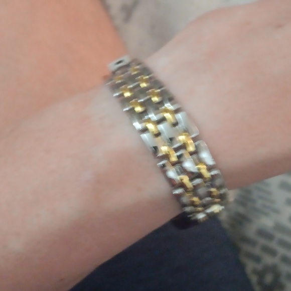 Geneva Two-tone Bracelet Watch - Picture 12 of 12